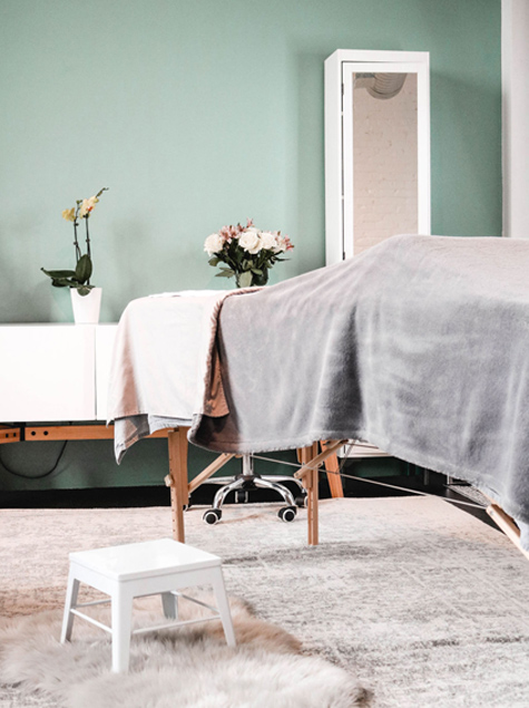 tall-feat-slide-2 Zoey inside Z-Spot Skincare location. Welcome